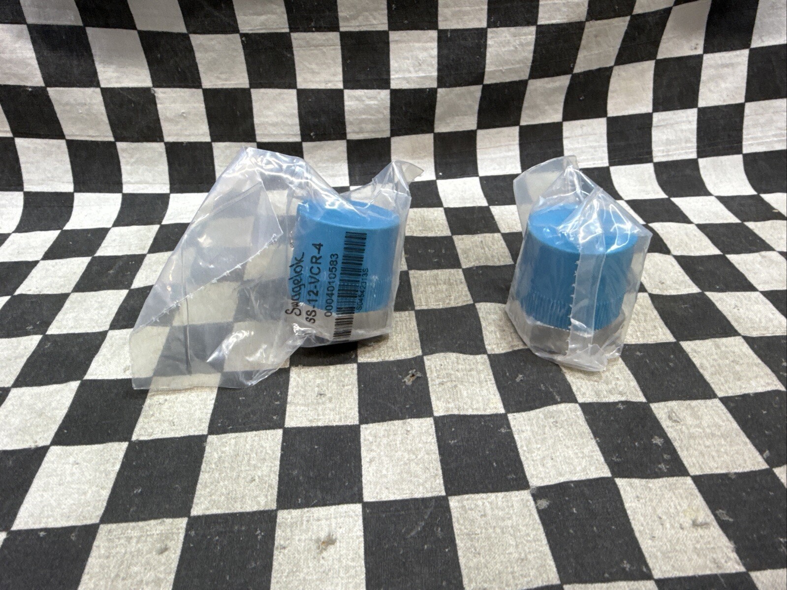 Swagelok SS-12-VCR-4, SS12VCR4, Male Nut Face Seal Fitting LOT OF 2 #ZL8