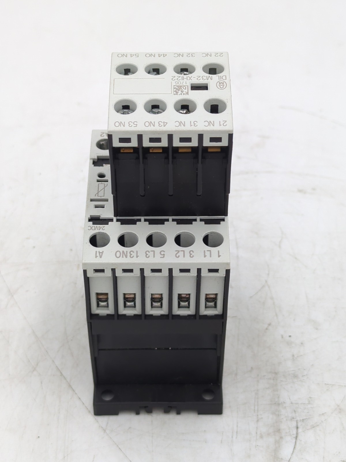 Moeller 276845 DILM12-10 24VDC coil with DILM32-XHI22 Used