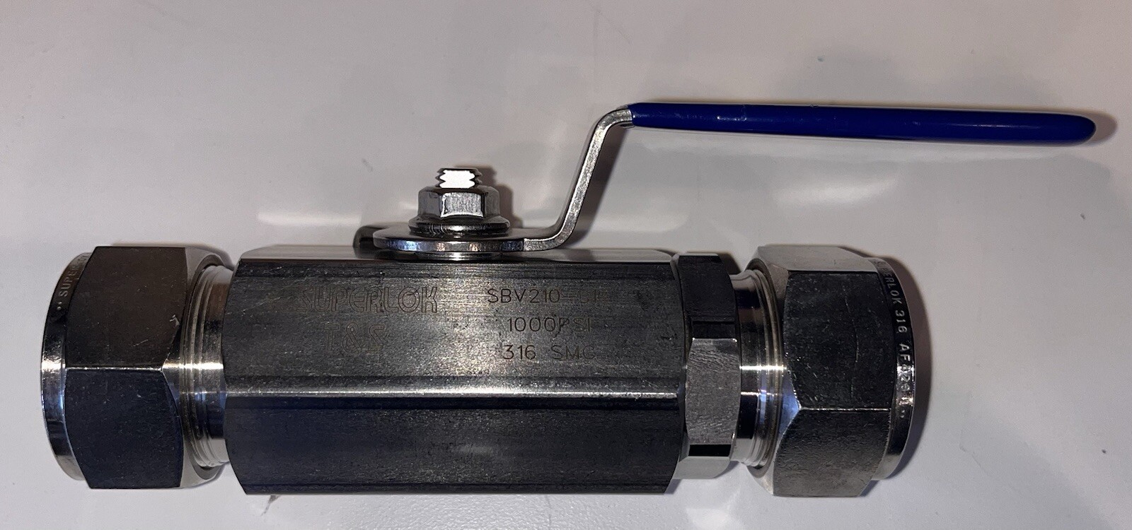 Superlok Ball Valve SBV210-S 16, SBV210S16 1000 PSI 316 SMC. 1”