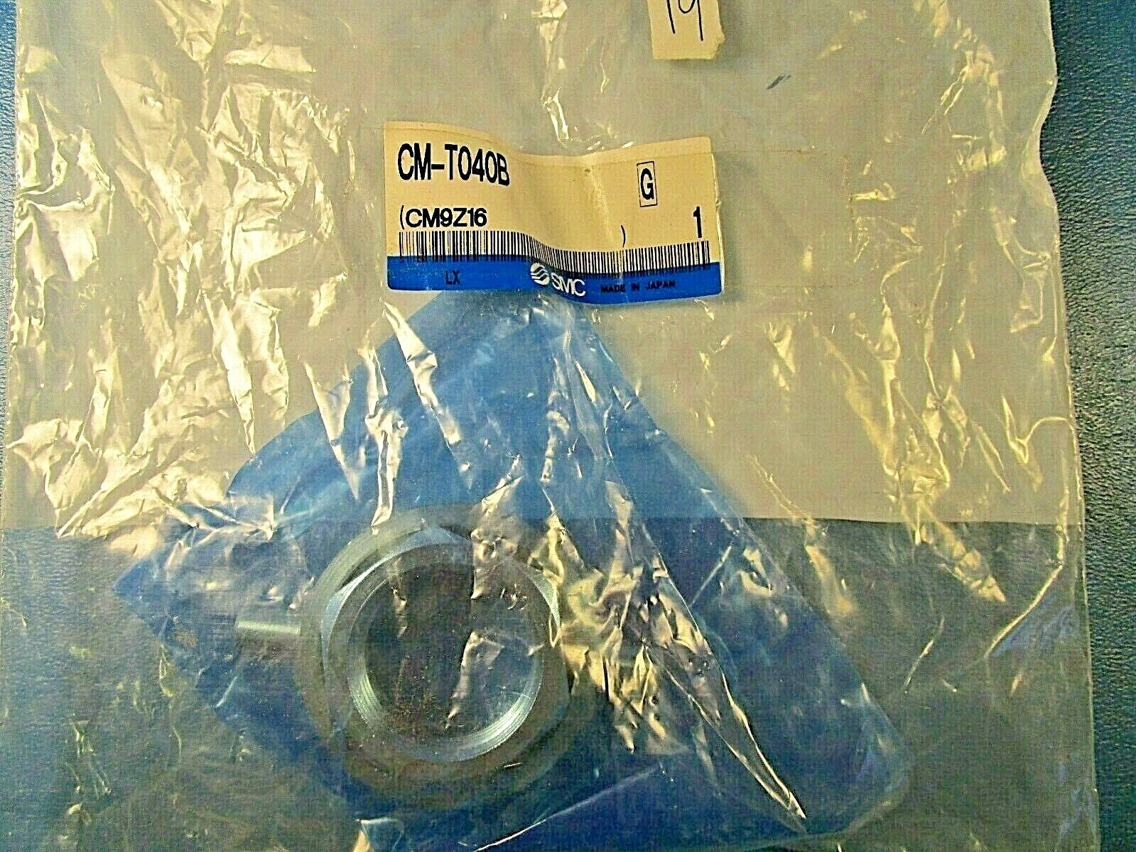 SMC CM-T040B Trunnion Mount w/ Nut for CM Air Cylinder, CM9Z16