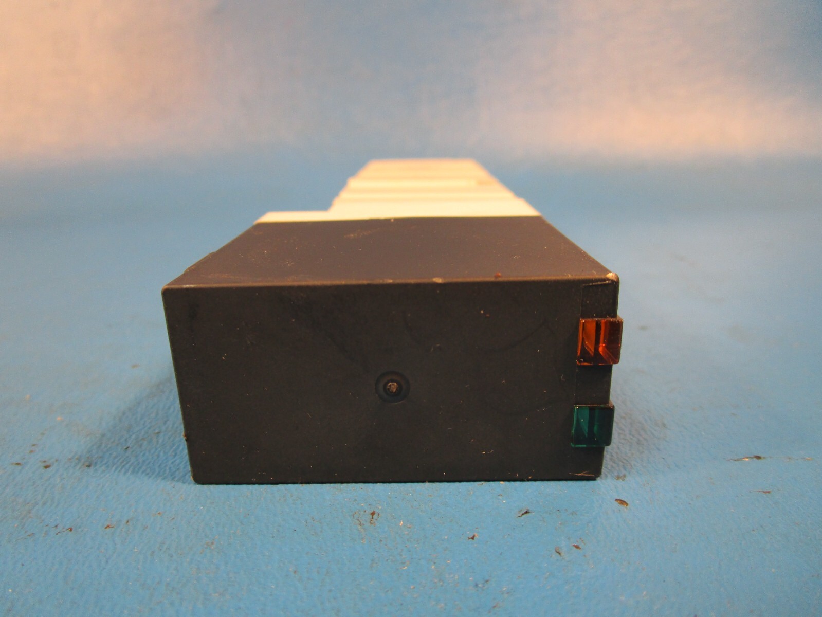 SMC VQ4400-3B valve, 3 position, plug-in(ac), VQ4000 VALVE, SOL 4/5-PORT