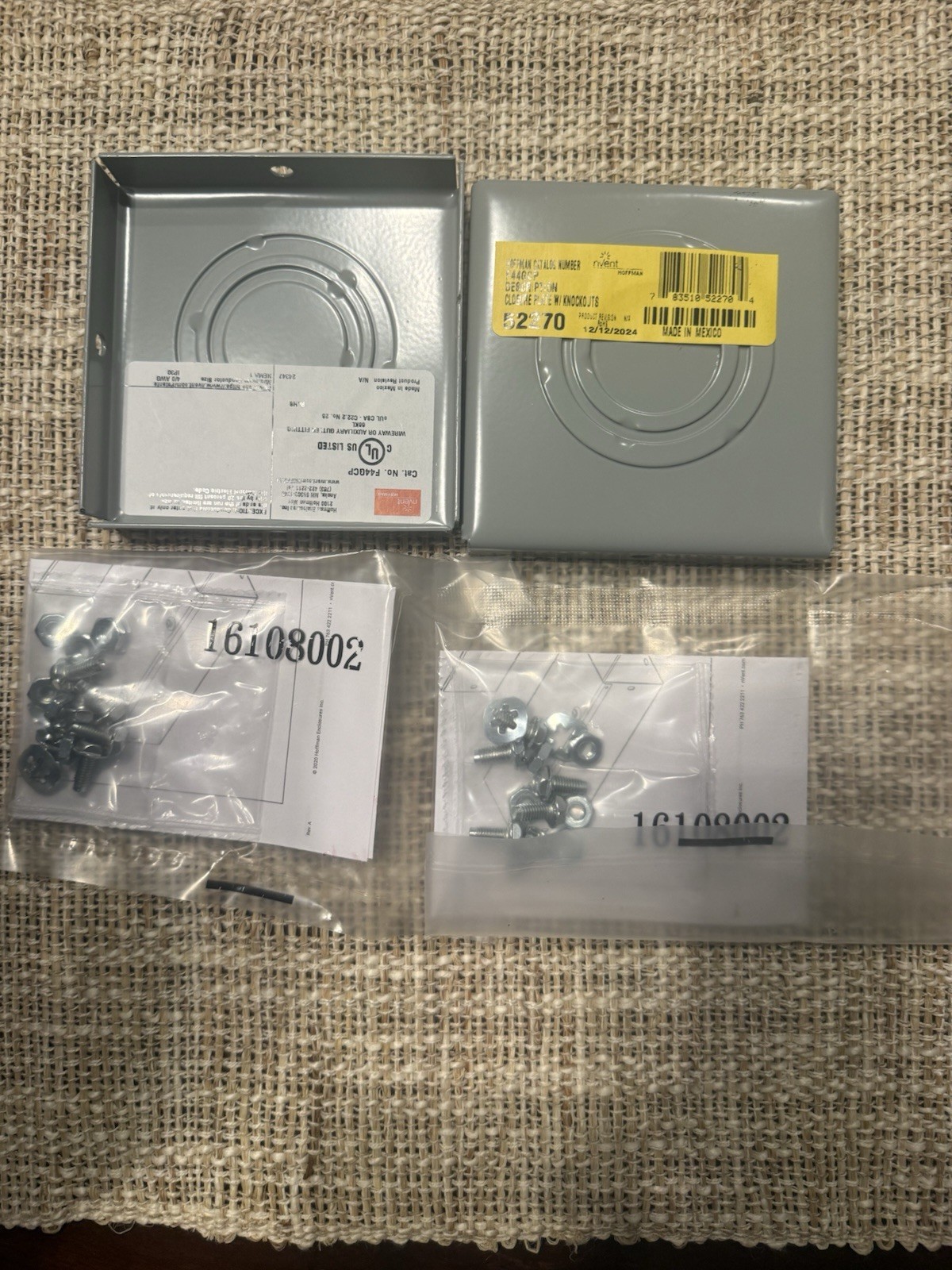 Lot of 2 Hoffman F44GCP 4×4 Wireway Closure Plates w/ Knockouts Type 1 Screws