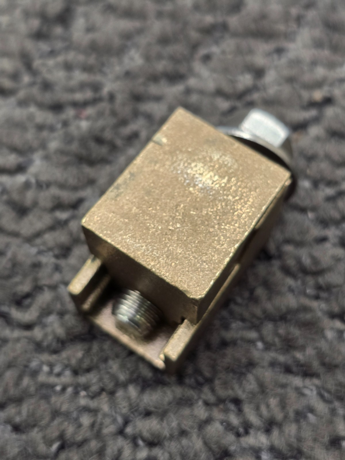 Burndy VG4 Copper Alloy Vise Clamp Connector 1/0 AWG Stranded – #4 AWG Solid