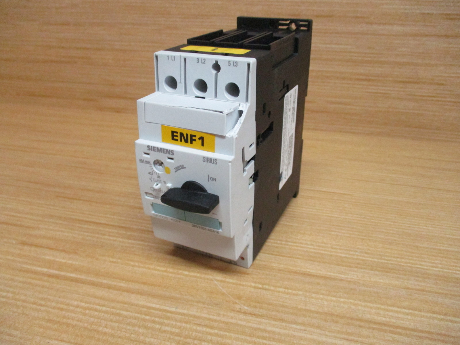 Siemens 3RV1031-4GA10 Sirius Motor Starter 3RV10314GA10 Chipped Corner