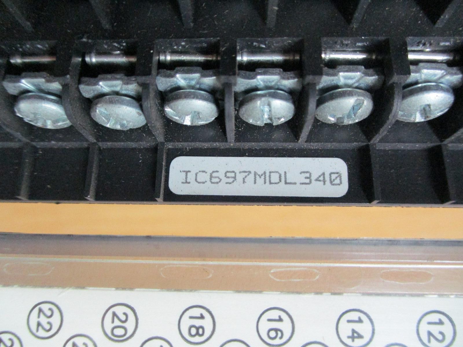 Fanuc IC697MDL340 Output Module D5B7A2, Chipped