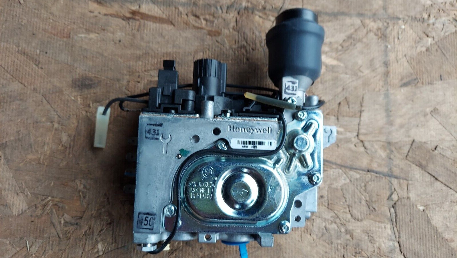 New Honeywell RV8310E4010 RV8310E 4010 Radio Frequency Combination PROPANE Valve
