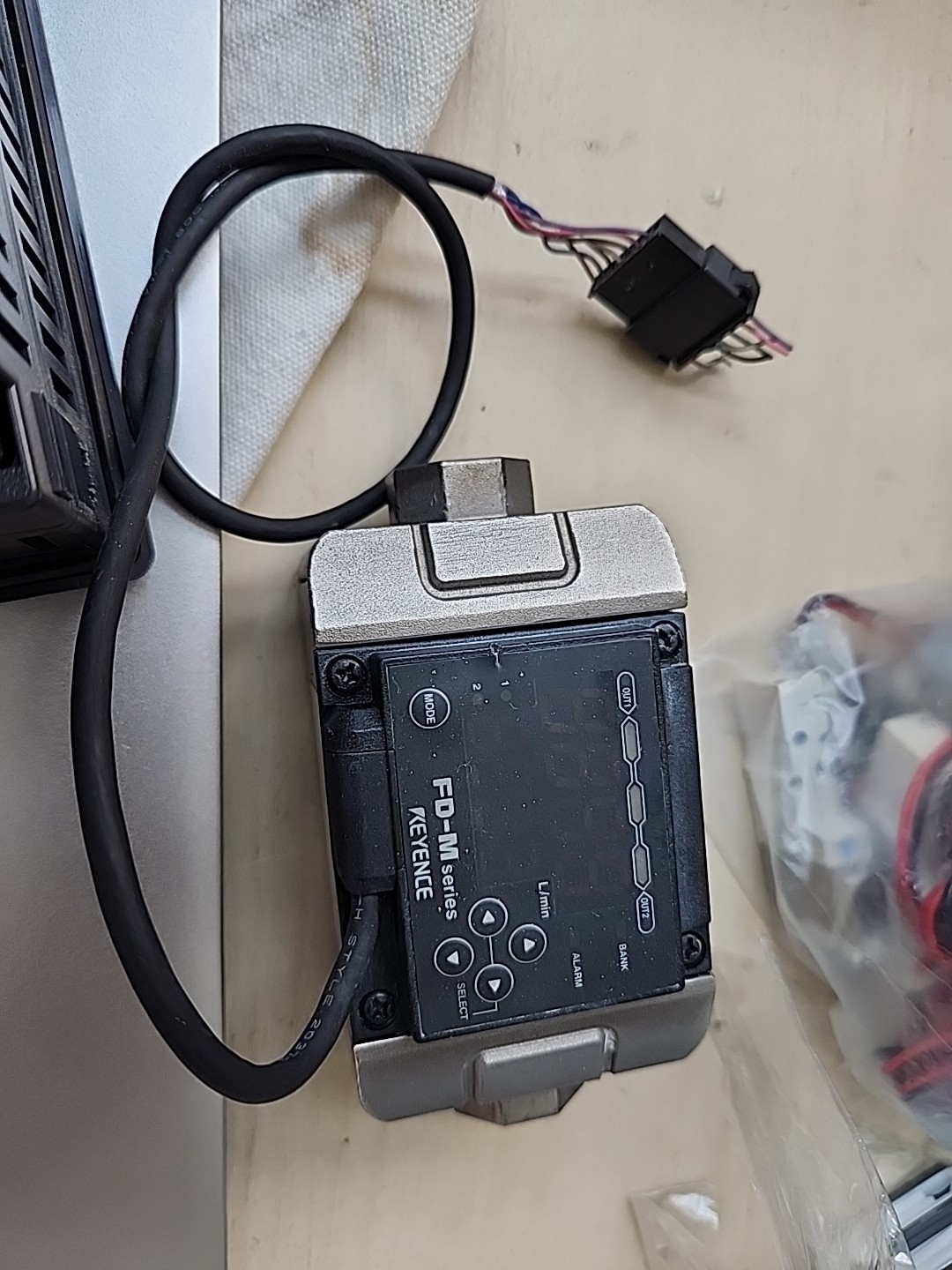 KEYENCE FD-M Series Electromagnetic Flow Sensor 10L Tested Working Fast Ship