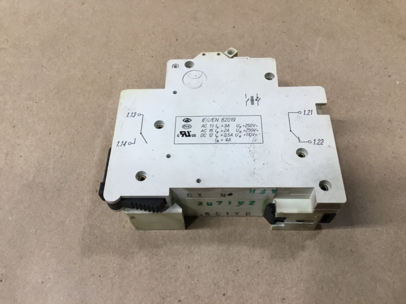 Moeller FAZ-C6 Circuit Breaker With FAZ-XH11 #25I20