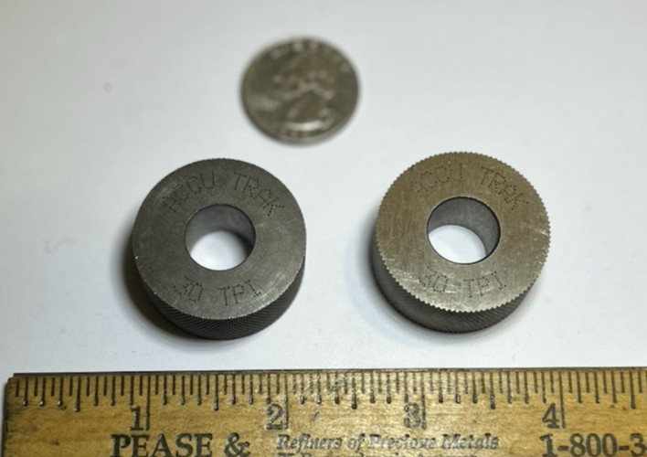 PAIR ACCU TRAK TOOLS 30 TPI KNURLING WHEELS 1 1/4 X 1/2 X 1/2 L&R DIAMOND M&F
