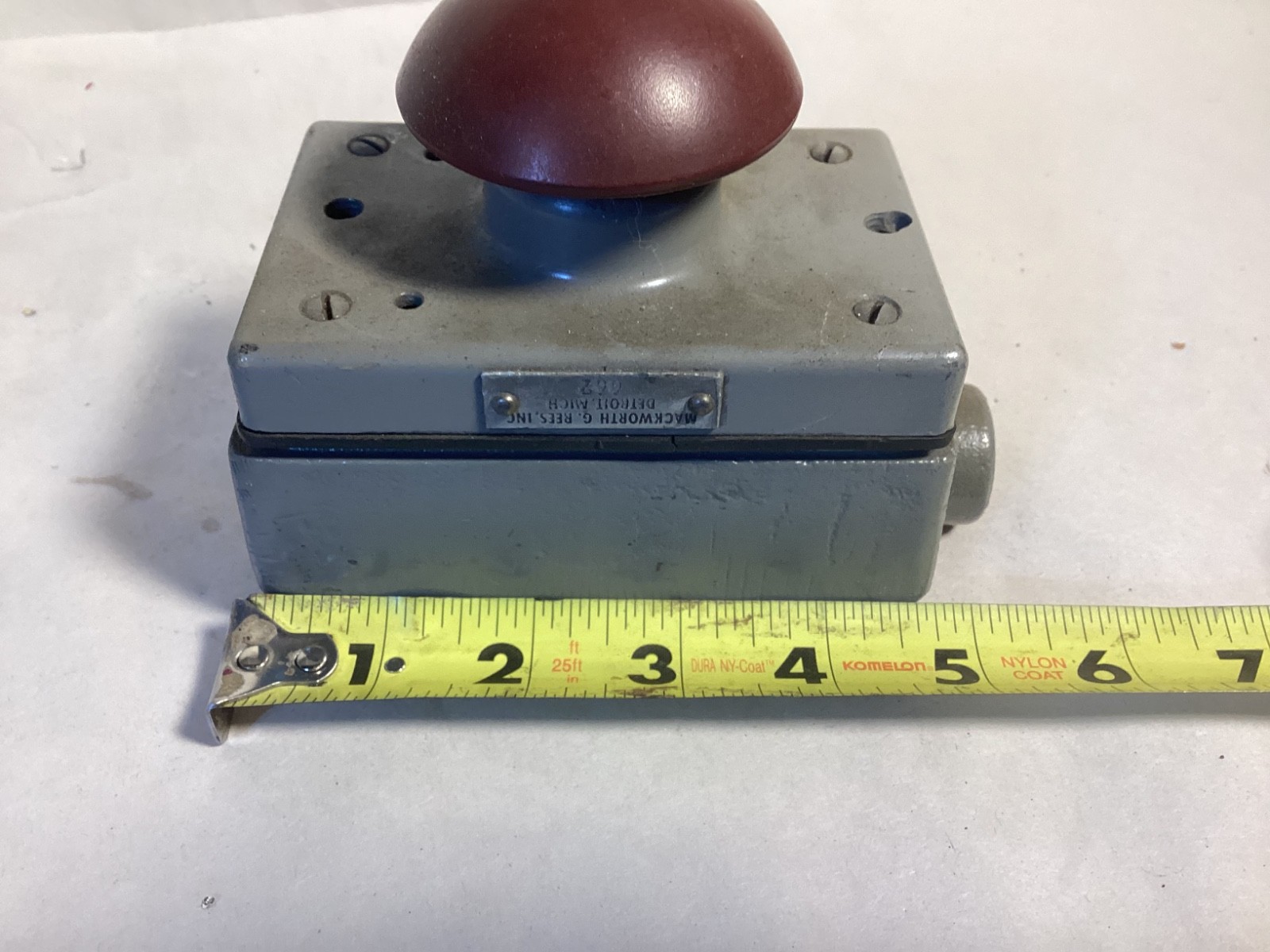 Mackworth G Rees 662 mushroom head control switch