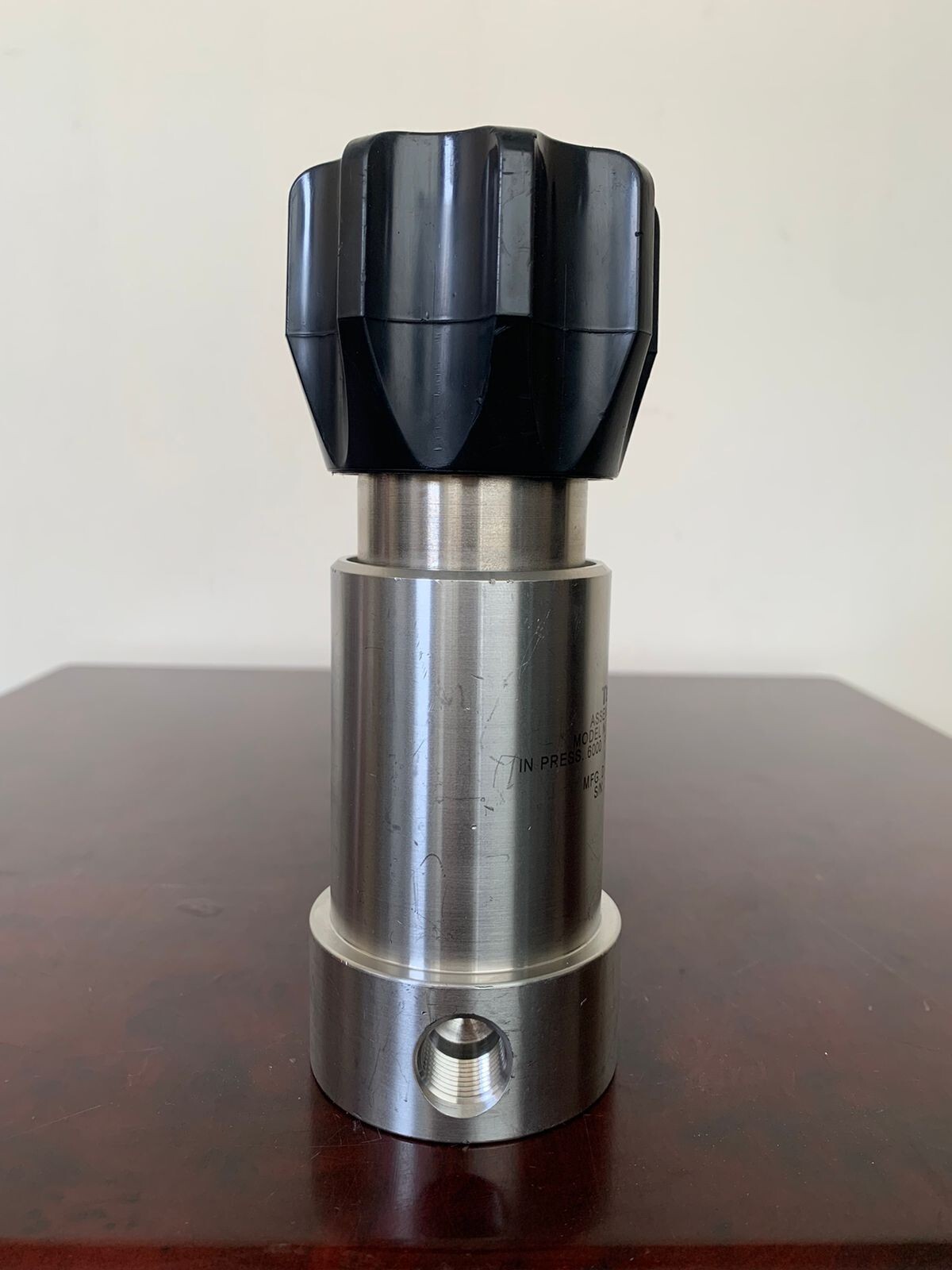 TESCOM / Regulator / 54-2069T26-072 / IN PRESS:6000PSI, OUT PRESS:125PSI