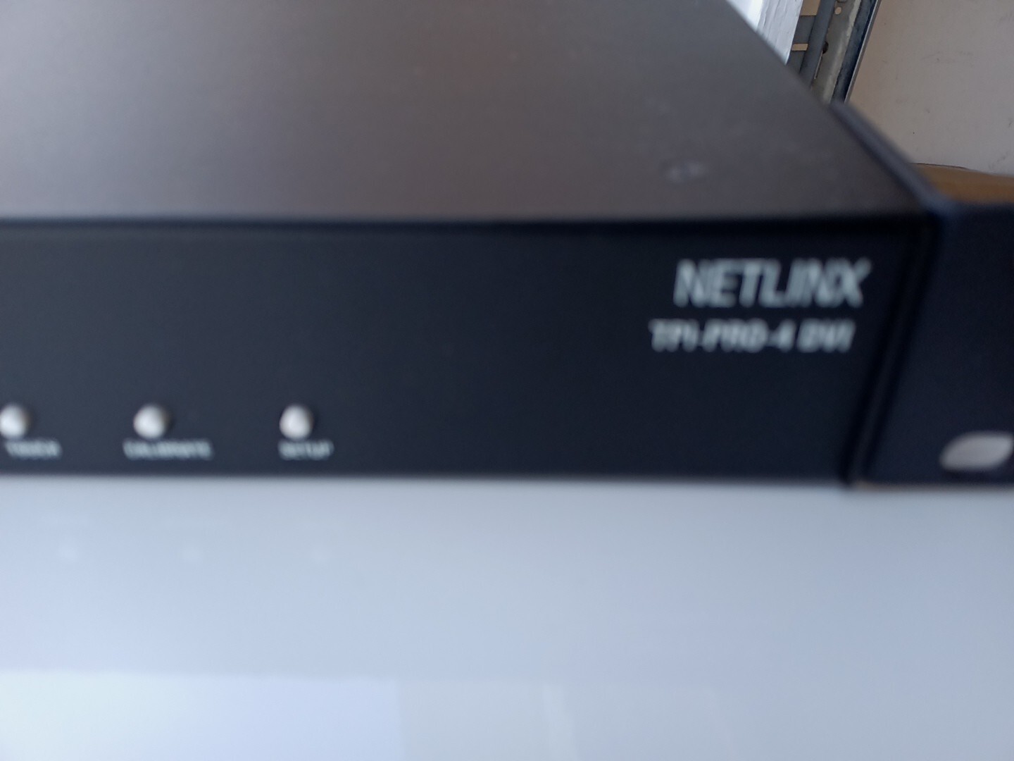 ^ AMX Netlink TPI-PRO-4 DVI Total Presentation Interface