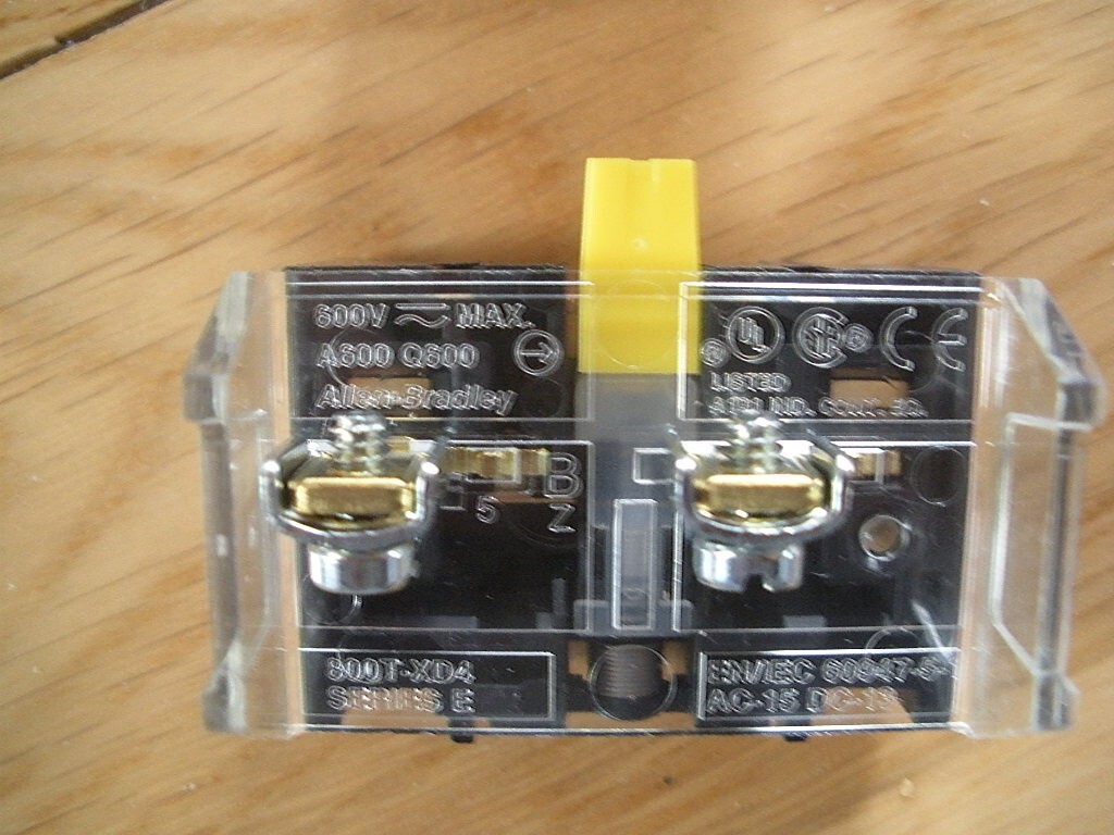 NEW ALLEN BRADLEY, 800TC-N374 MODULE + NEW 800T-XD4 SER E.