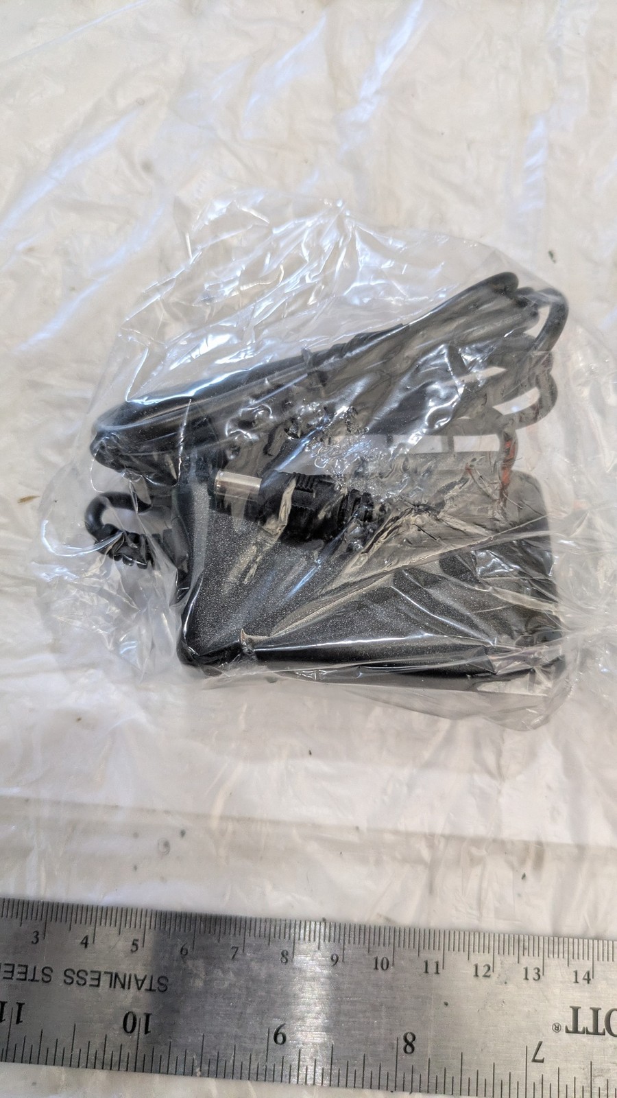 DICKSON SWITCHING POWER SUPPLY SSA301F120100US 100-240VAC 50/60HZ 0.2A 12V 1A