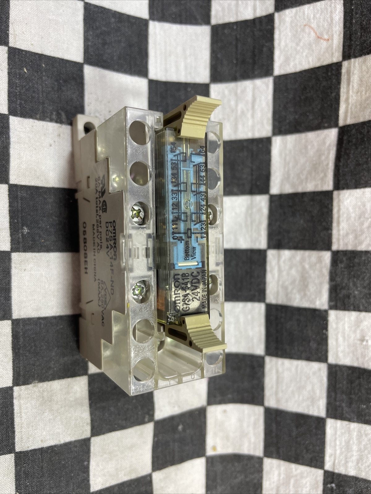 OMRON BASE RELAY 24V, P7SA-14F-ND & G7SA-5A1B, P7SA-10F-ND & G7SA-3A1B LOT OF 4