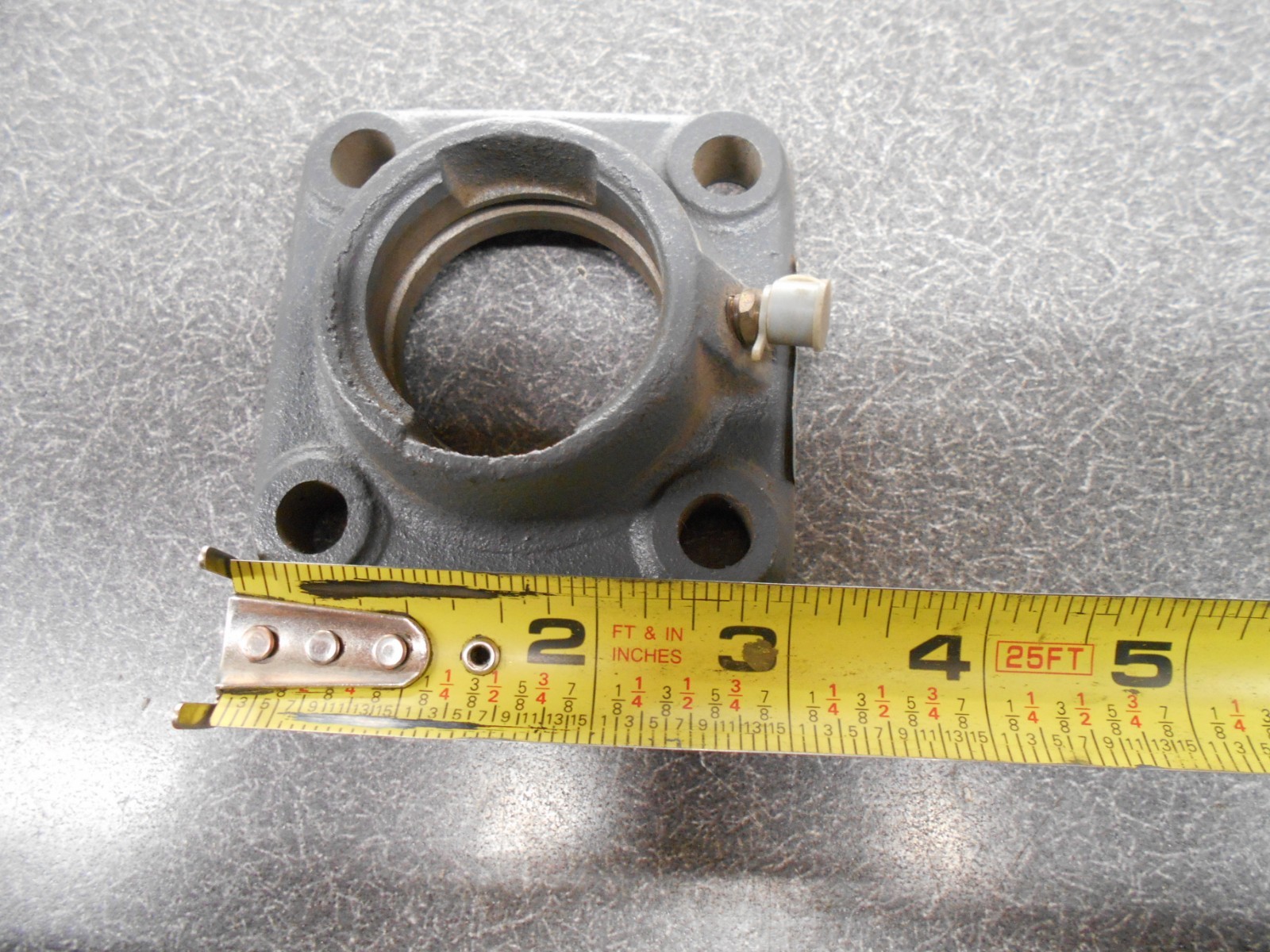 Burns/Tisco 40mm 4-Bolt Greasable Bearing Flange. F40-R. NEW!