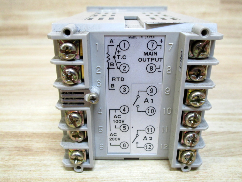 Shinko APC 735 A/E Temperature Controller