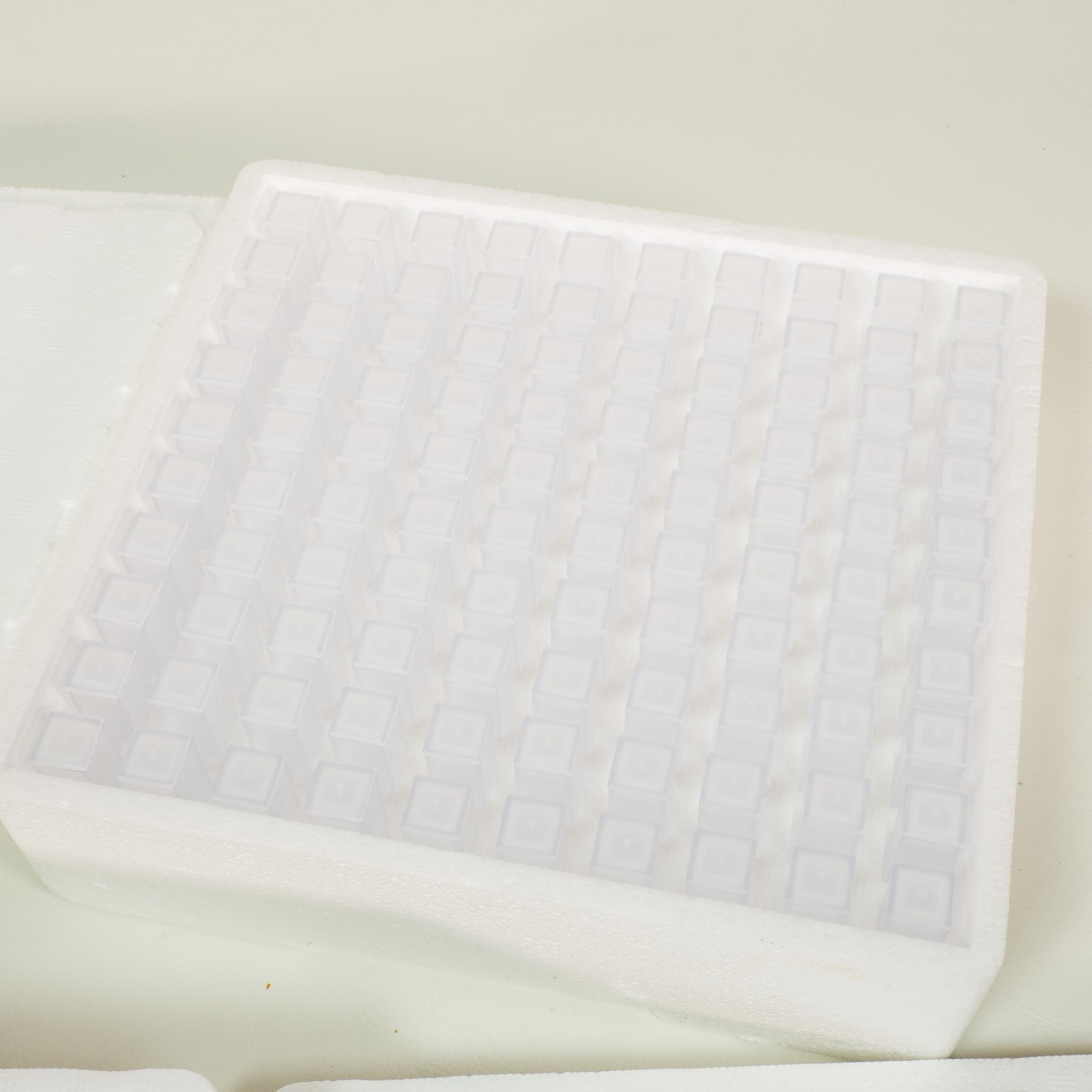 Brand 759075D / Sigma Aldrich C5677-100EA Spectrophotometer Cuvettes