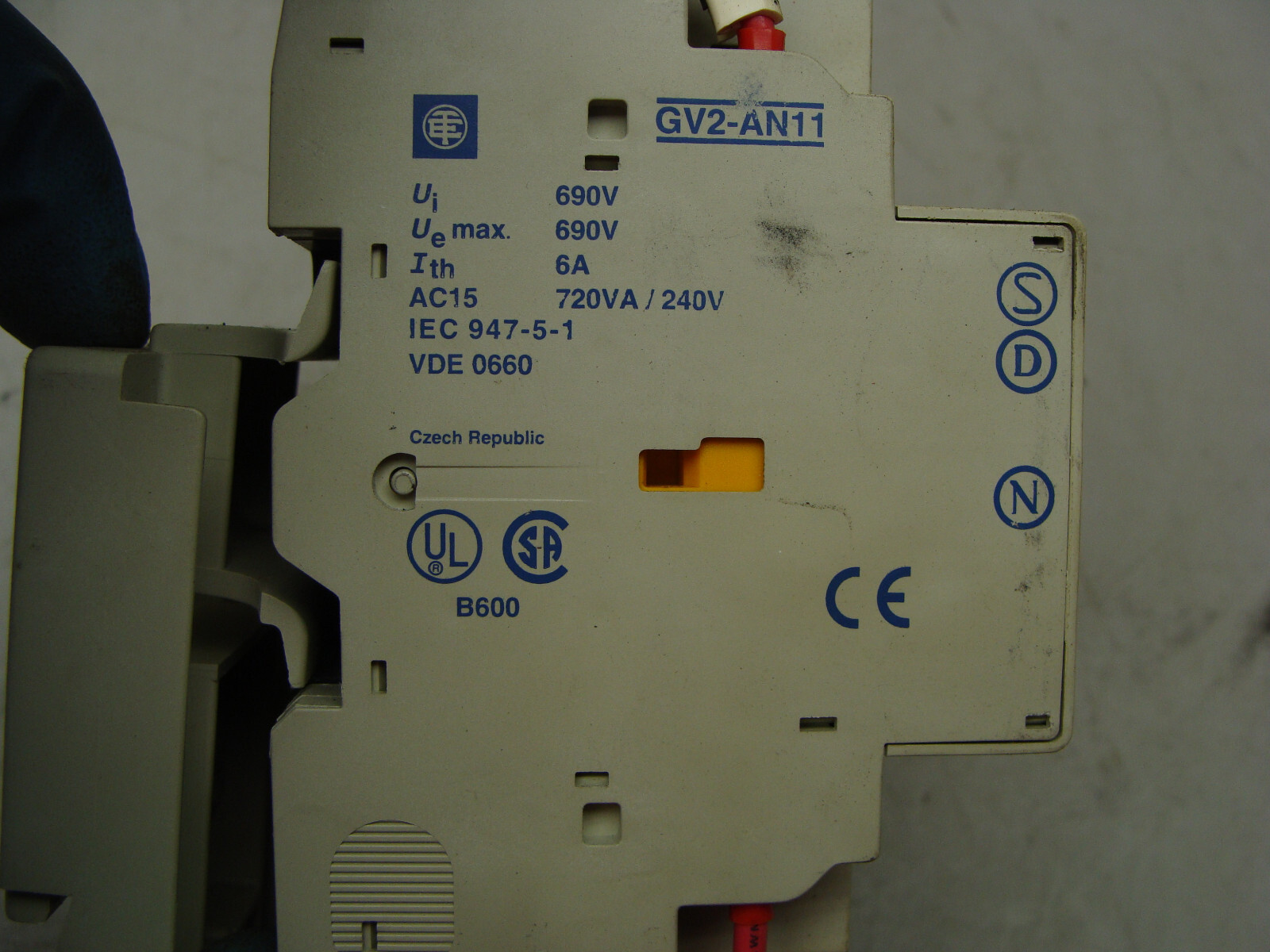LOT OF 2 TELEMECANIQUE CIRCUIT BREAKER GV2-RS06 W/AUX CONTACTS LC1D0910 GV2-AN11