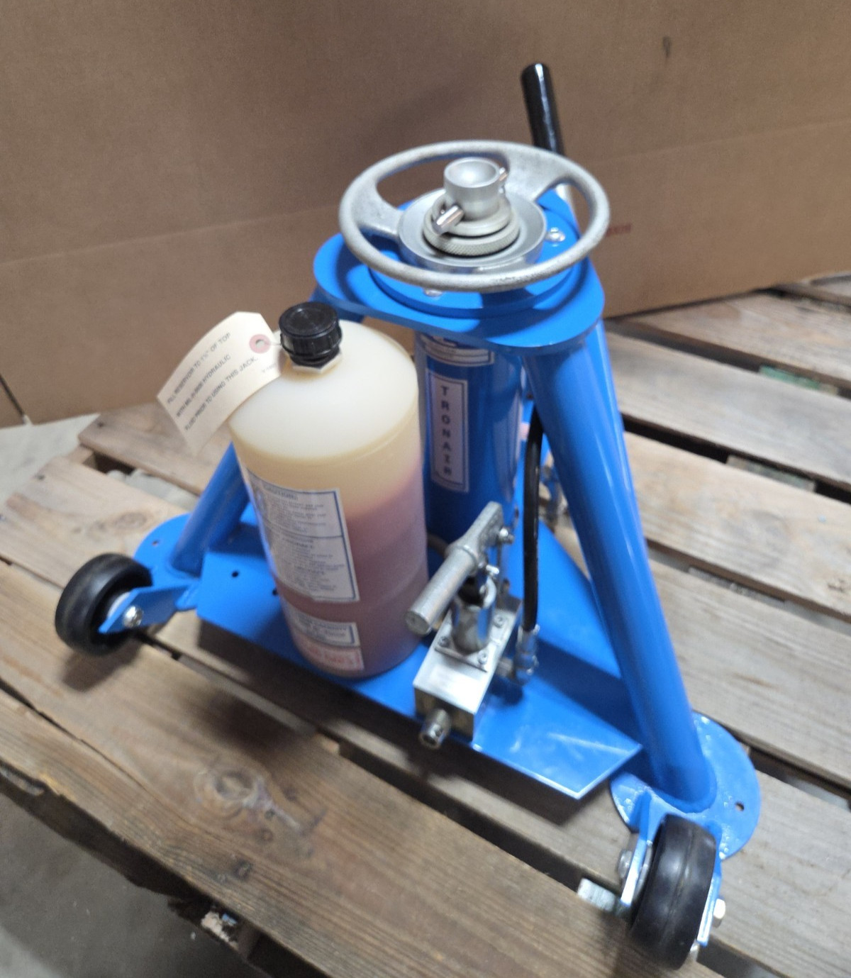 New Tronair 02-0517-0140 Aircraft Hydraulic Jack, Tripod – 5 Ton, Multi Stage.