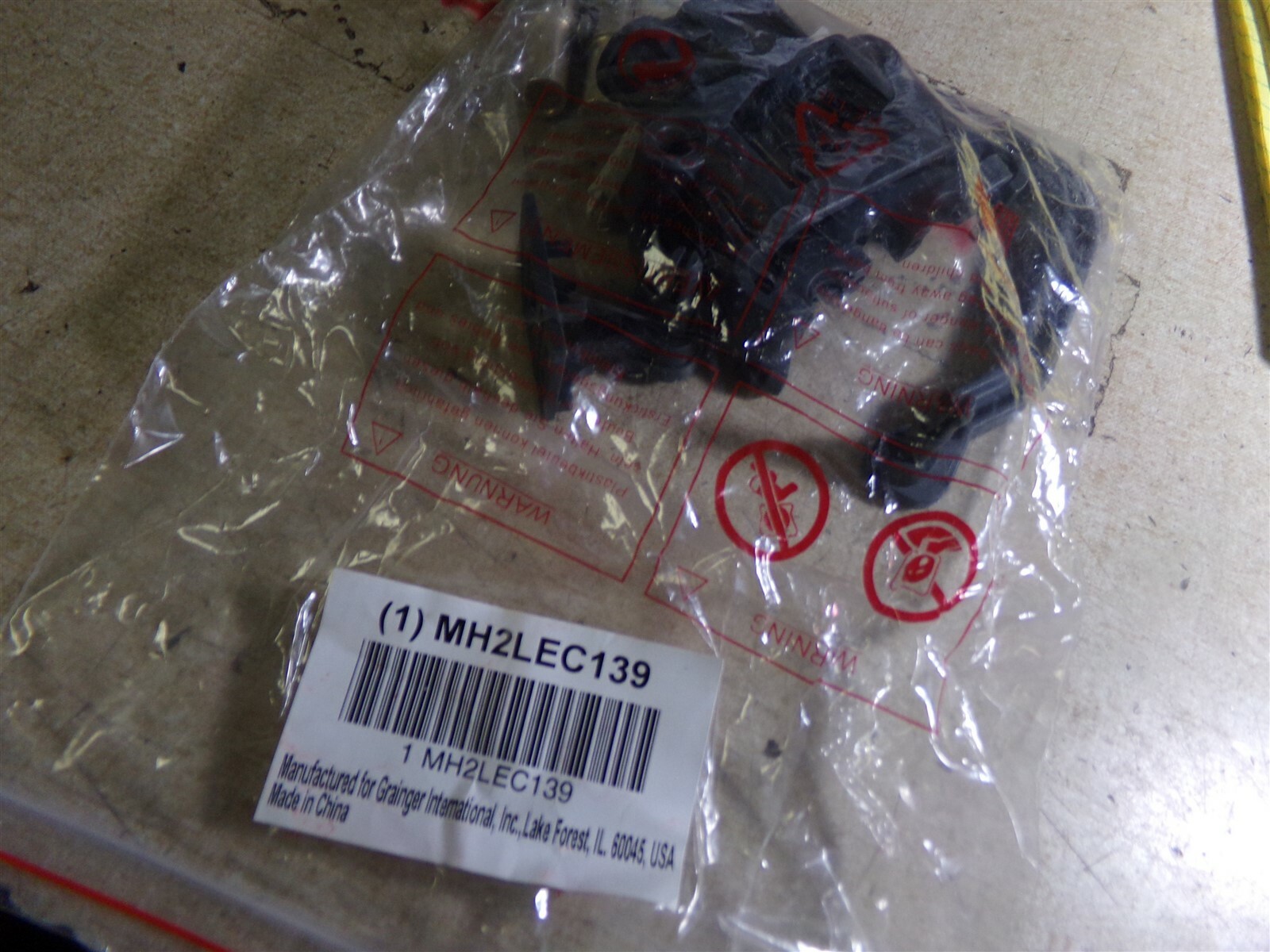 NEW Grainger International Socket MH2LEC139 *FREE SHIPPING*