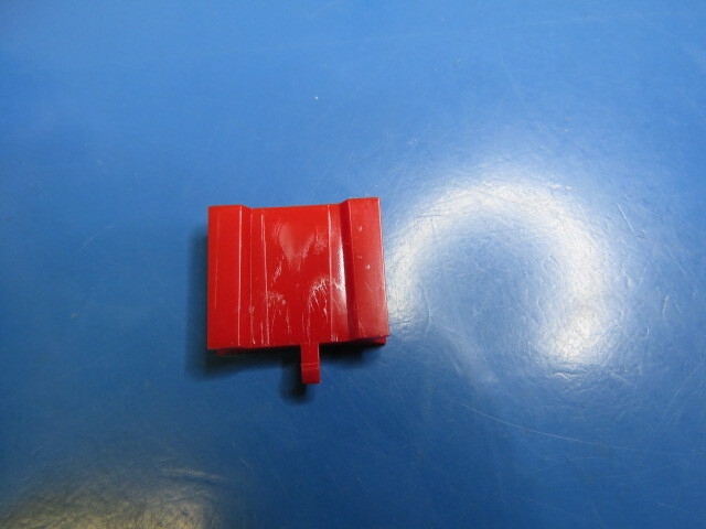 FARGO ASSEMBLY 59011 Qty of 40 per Lot LOCK-WEDGE DILL BLOX RED