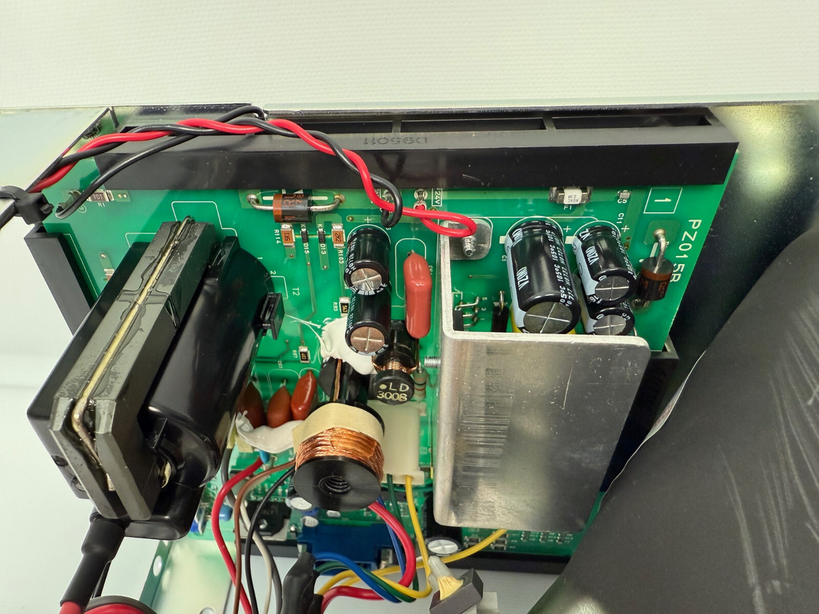FANUC A61L-0001-0093 CRT UNIT 9″ HIGH RESOLUTION CRT DISPLAY MODULE D9MM-11B