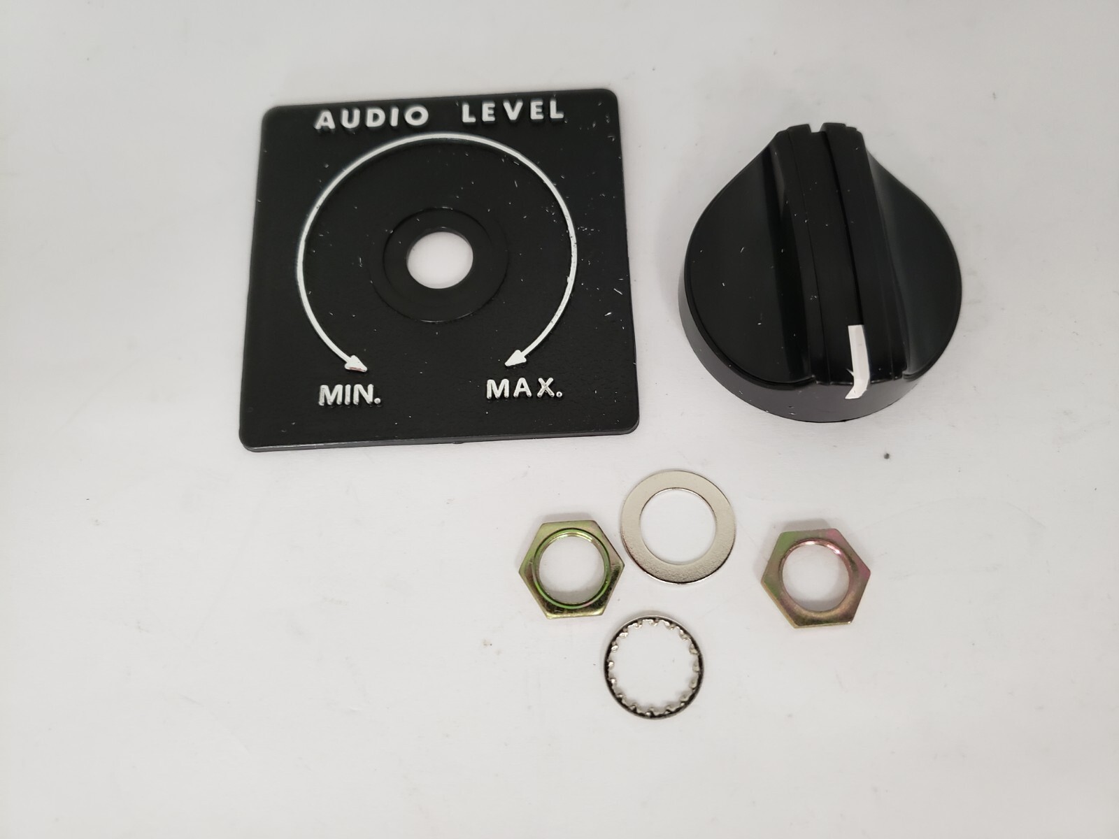 AUDIO LEVEL KNOB POTENTIOMETER 8 WATT 8 OHMS W/DIAL & VOLUME PLATE NNB