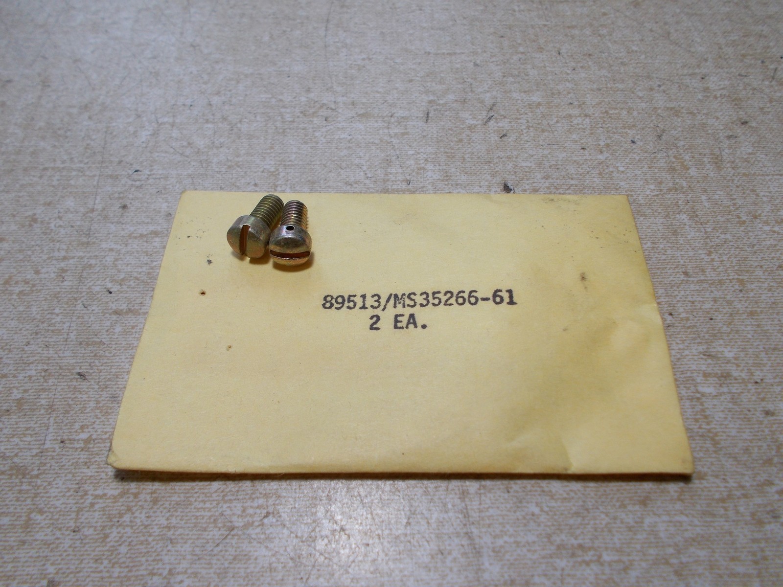 Solenoid Accessories 89513/MS35266-62, Spray Gun Screws, Lot of 2