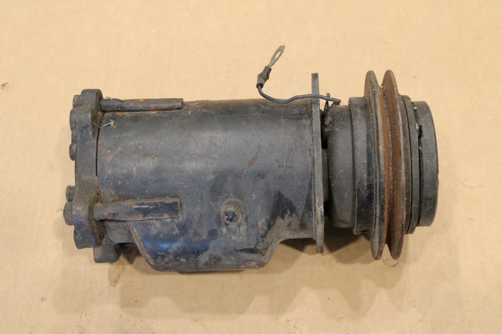 1963 1964 Corvette Original Frigidaire A/C Air Conditioning Compressor 5910490