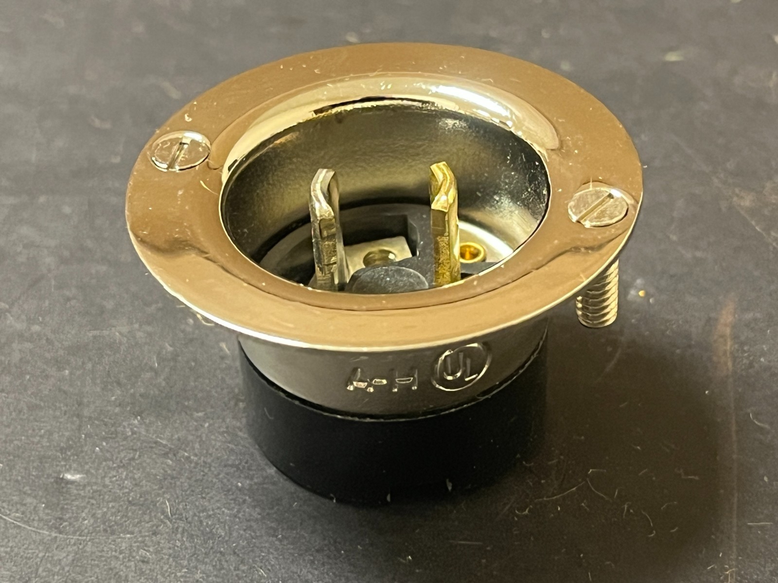 Arrow Hart Midget Hart-Lock Flanged Inlet P/N 7466A New 15A 125V Male 2 Wire