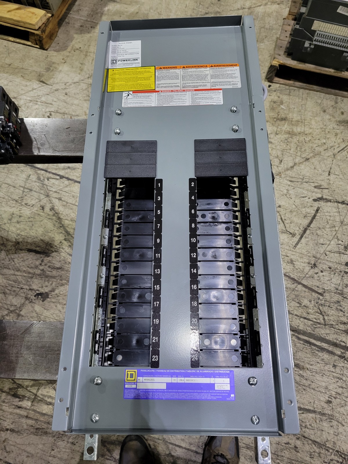 Square D NF430L2CCL Panelboard NEW