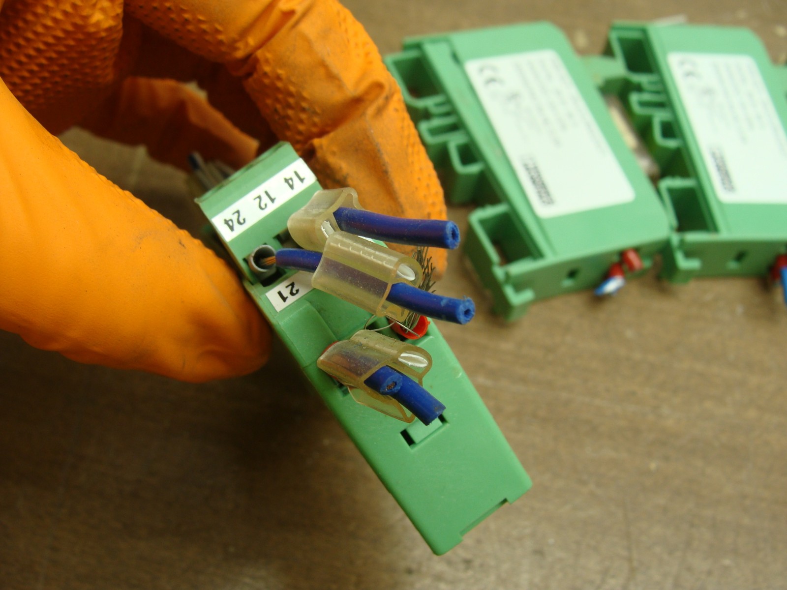 LOT OF 4 PHOENIX CONTACT SAFETY RELAYS PSR-SCF-24UC/URM/2X21 24VAC/DC