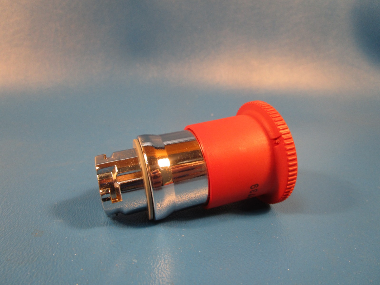 Banner 8-LM2T-B6644, 69691 Emergency Stop Push Red Button, 40mm