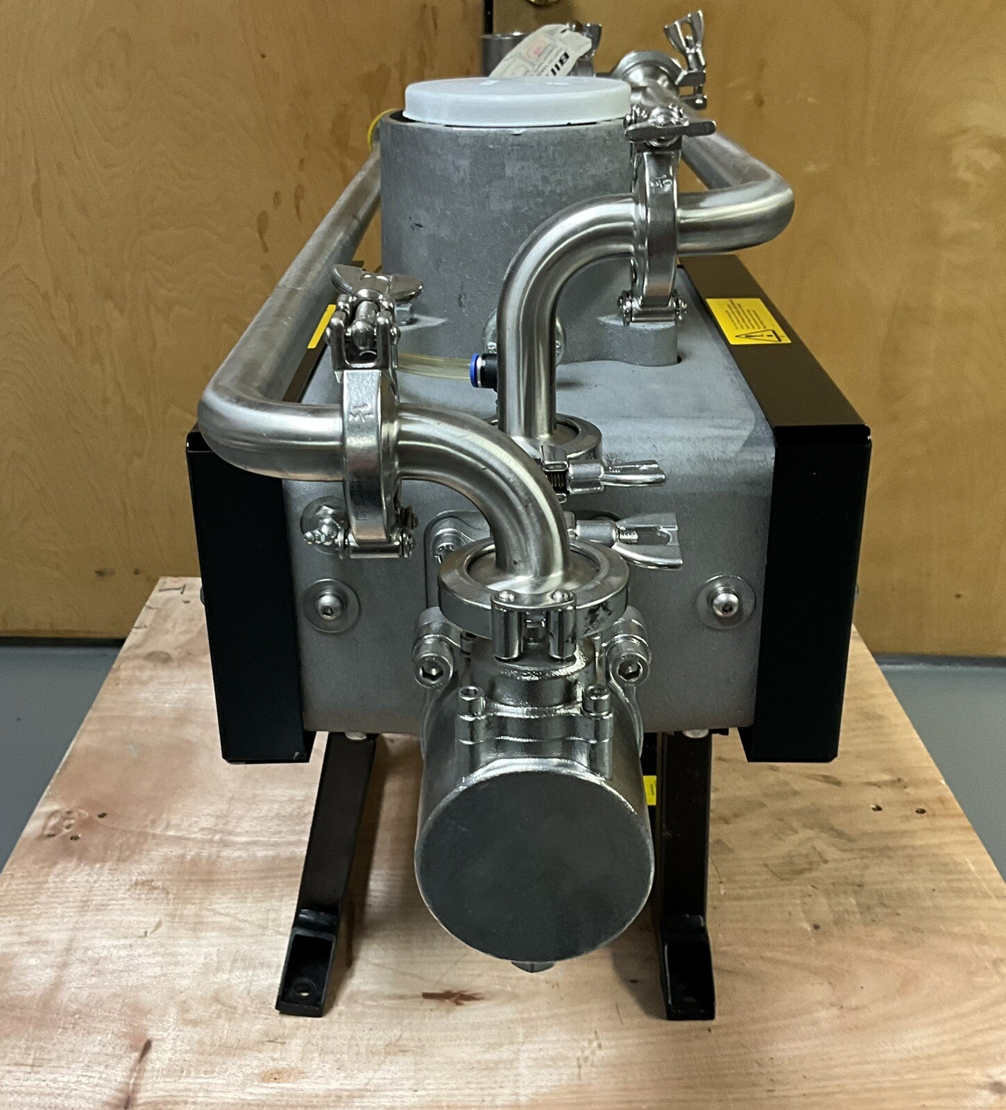 Binks 104264-21 E2-15 Smart Pump w/ C/W PRV (New)