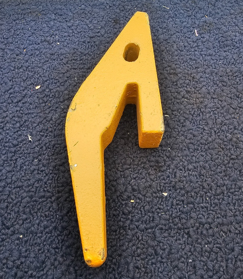 2740 W23: Yellow Bucket Tooth Fits Case/International Harvester