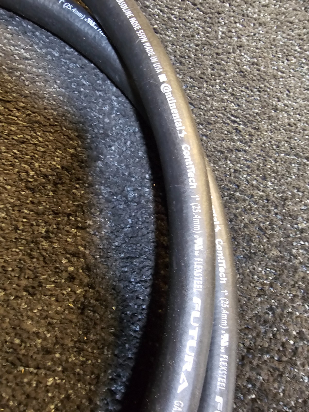 Continental ContiTech 1″ Futura Flexsteel 141″ Length Gasoline Hose w/Fittings