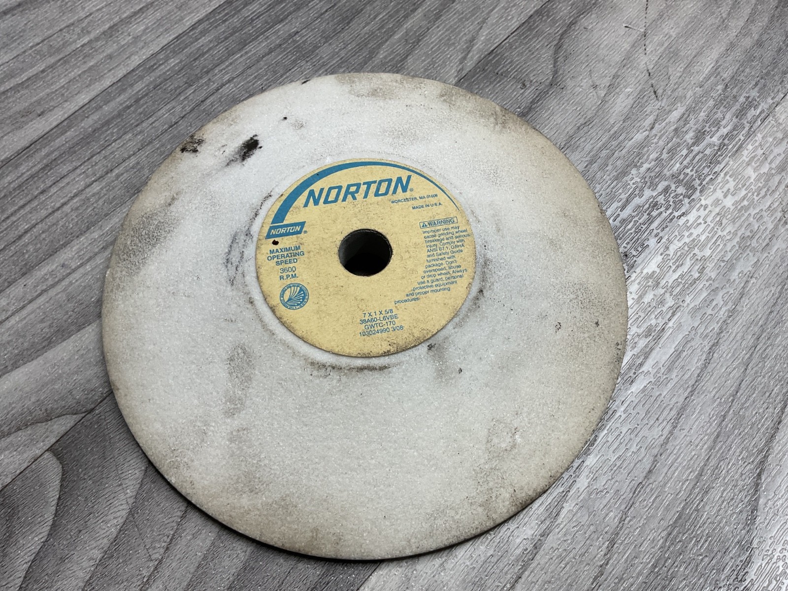 NORTON ABRASIVES STRAIGHT GRINDING WHEEL 7X1X5/8 #316G32