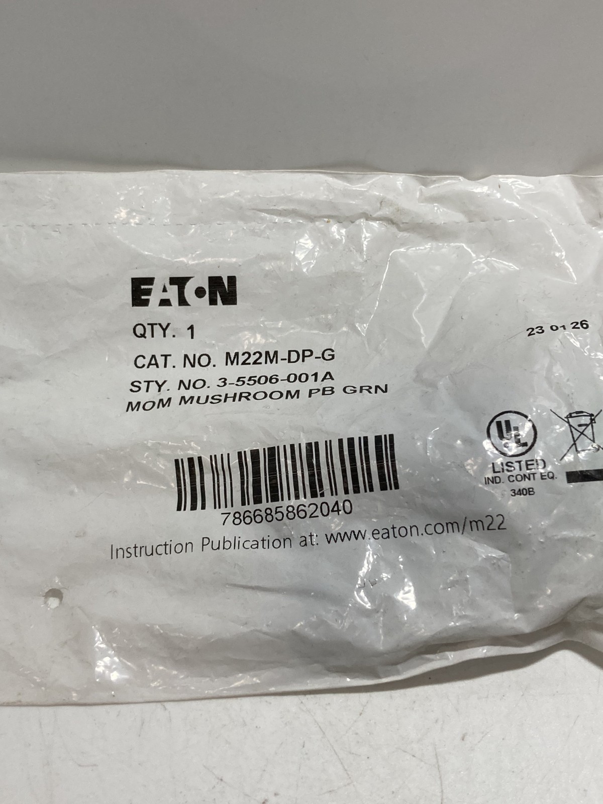 EATON M22M-DP-G PUSHBUTTON OPERATOR MUSHROOM GREEN MOMENTARY NIB