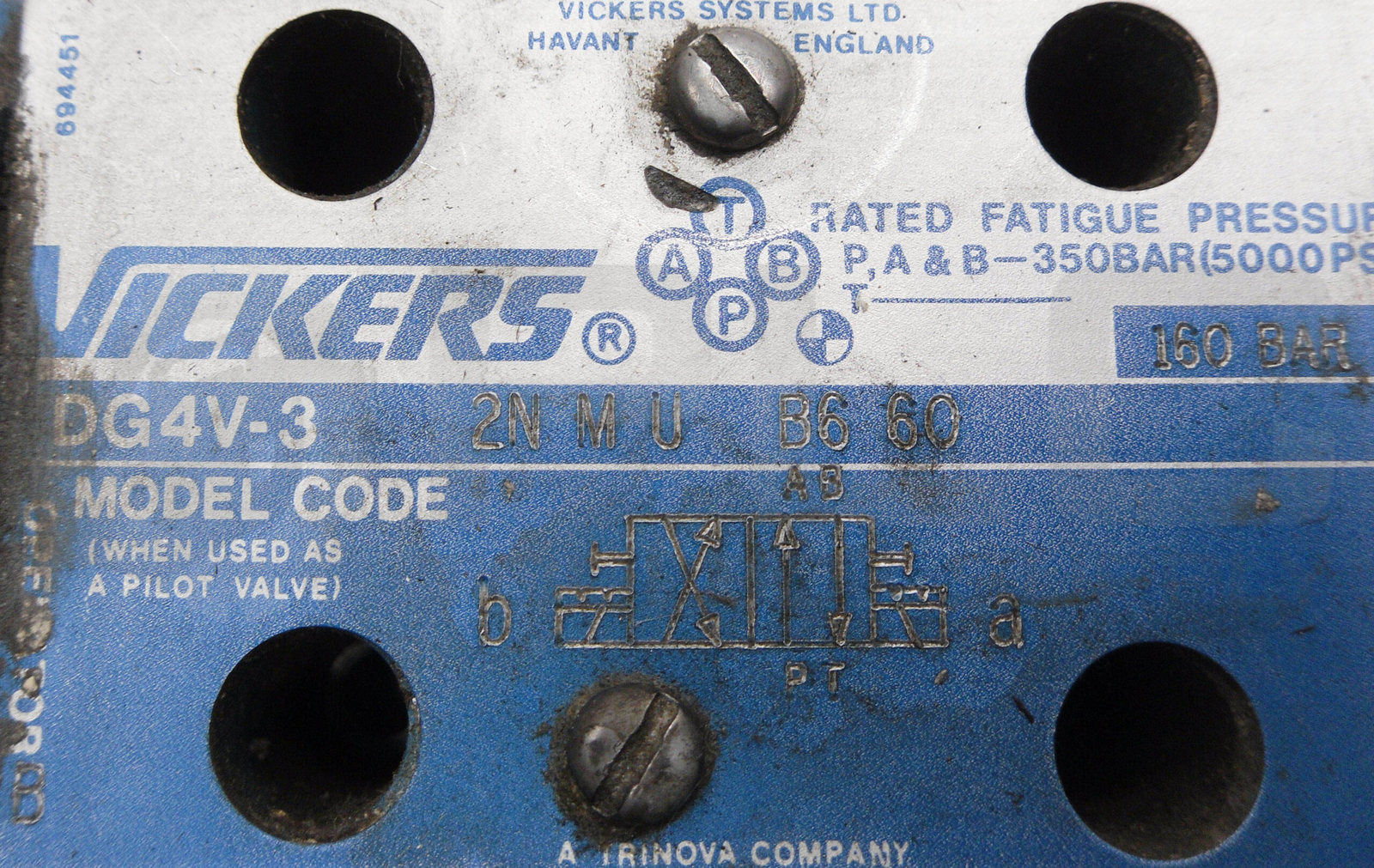 VICKERS DG4V-3 2N M U B6 60 SOLENOID VALVE 5000PSI W/ (2) 507833 COIL