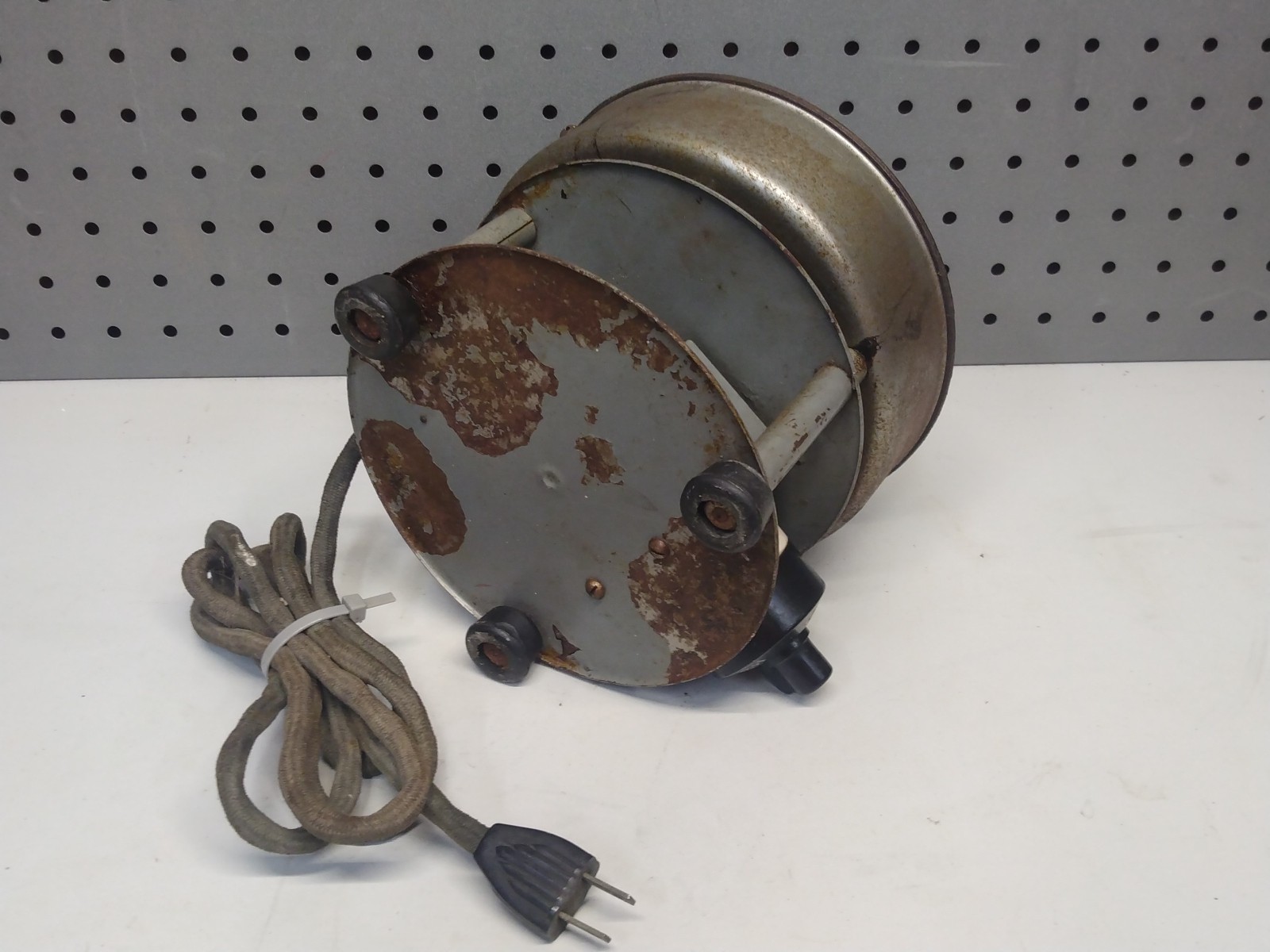 Vtg Edwin L. Wiegand Electric Iron Hot Plate 120V