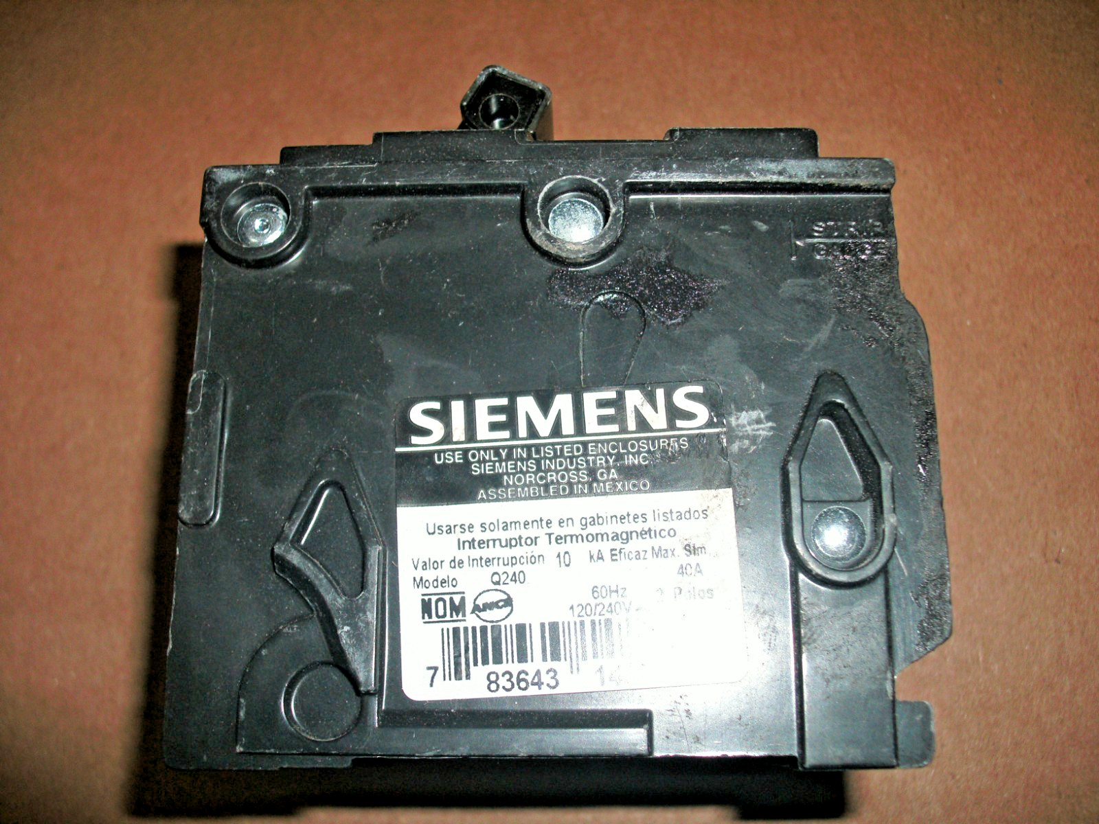 SIEMENS Q240 2 POLE 120/240 TYPE QP CIRCUIT BREAKER – 16 AVAILABLE