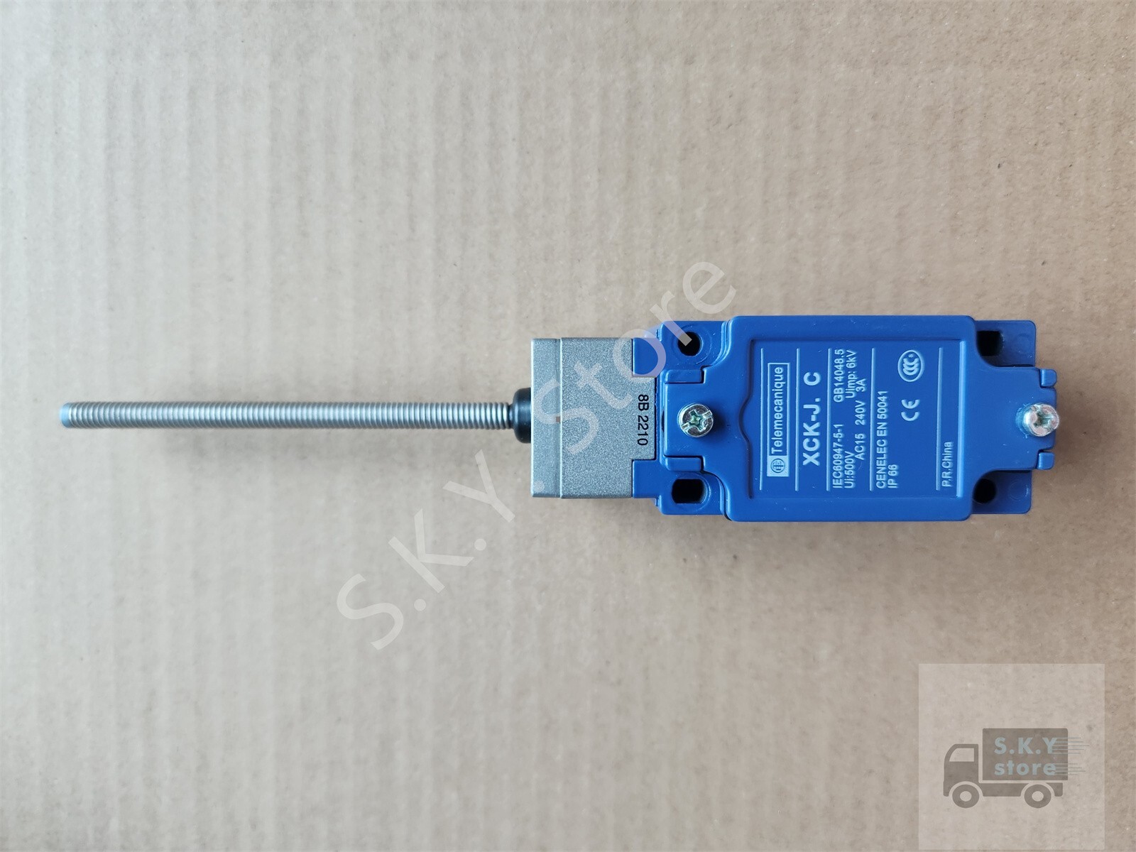 1 x New in Box XCK-J108 H29C/ XCK-J108H29C Telemecanique LIMIT SWITCH, Free Ship