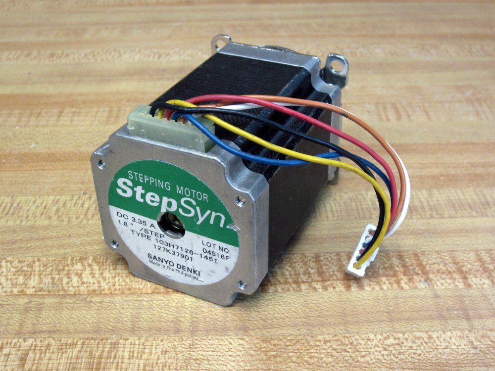 Sanyo Denki 103H7126-1451 StepSyn DC Stepping Motor 127K37901