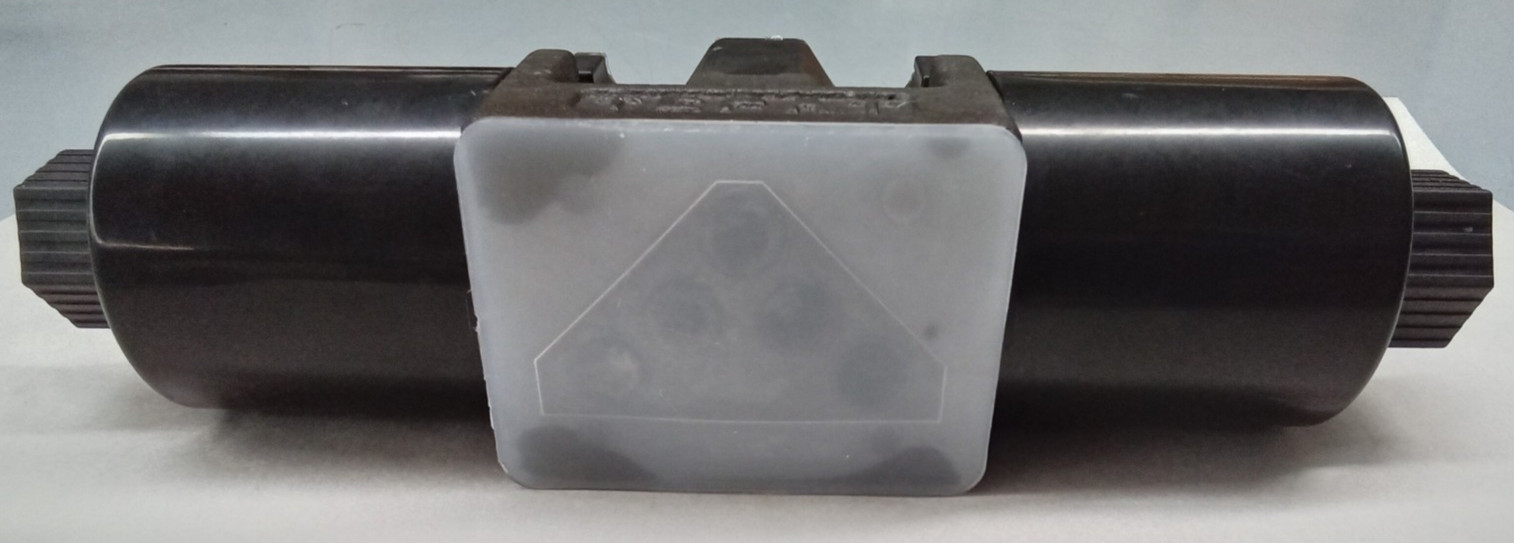 YUKEN Directional Valve DSG-03-3C4-R100-C-50 VK314717-0-0A