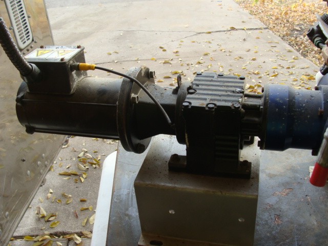 GRACO HUSKY 1050e DIAPHRAGM PUMP 650035 1050P-EA04BP2SPSPSPPT W/R27FAM56 GEARBOX