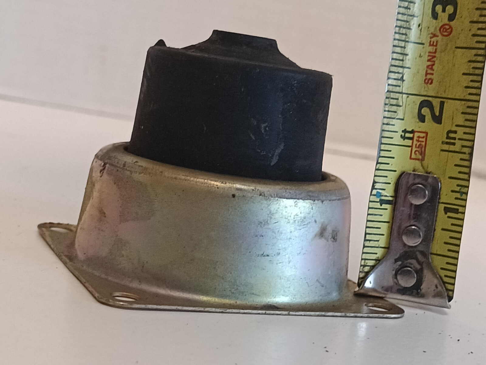 3″ x 3″ x 2.38″ bolt down vibration damping dampening mount 6008K71 90 lb