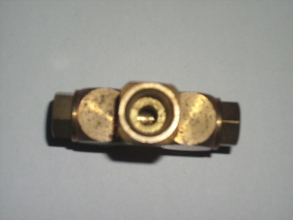1/4 Double Swivel by Spraying Systems Co.