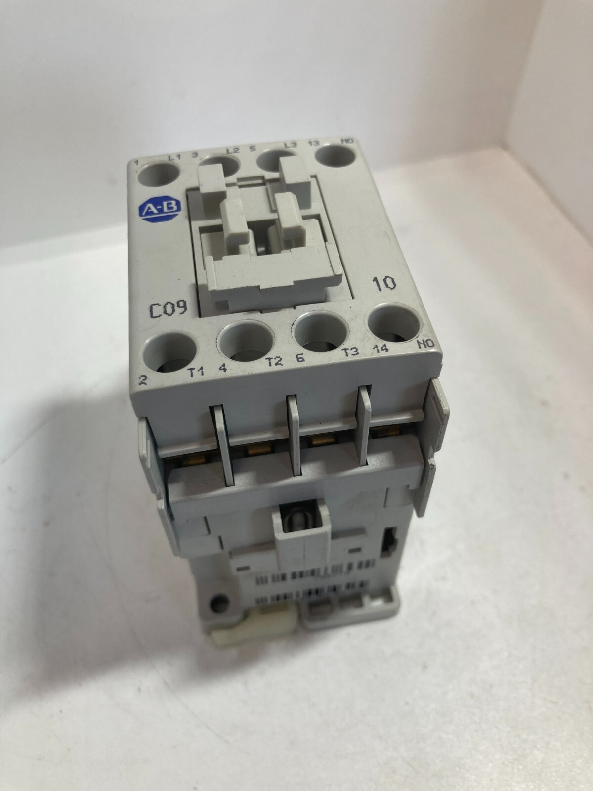 ALLEN BRADLEY 100-C09E10 CONTACTOR 3 POLE 9 AMP SERIES A