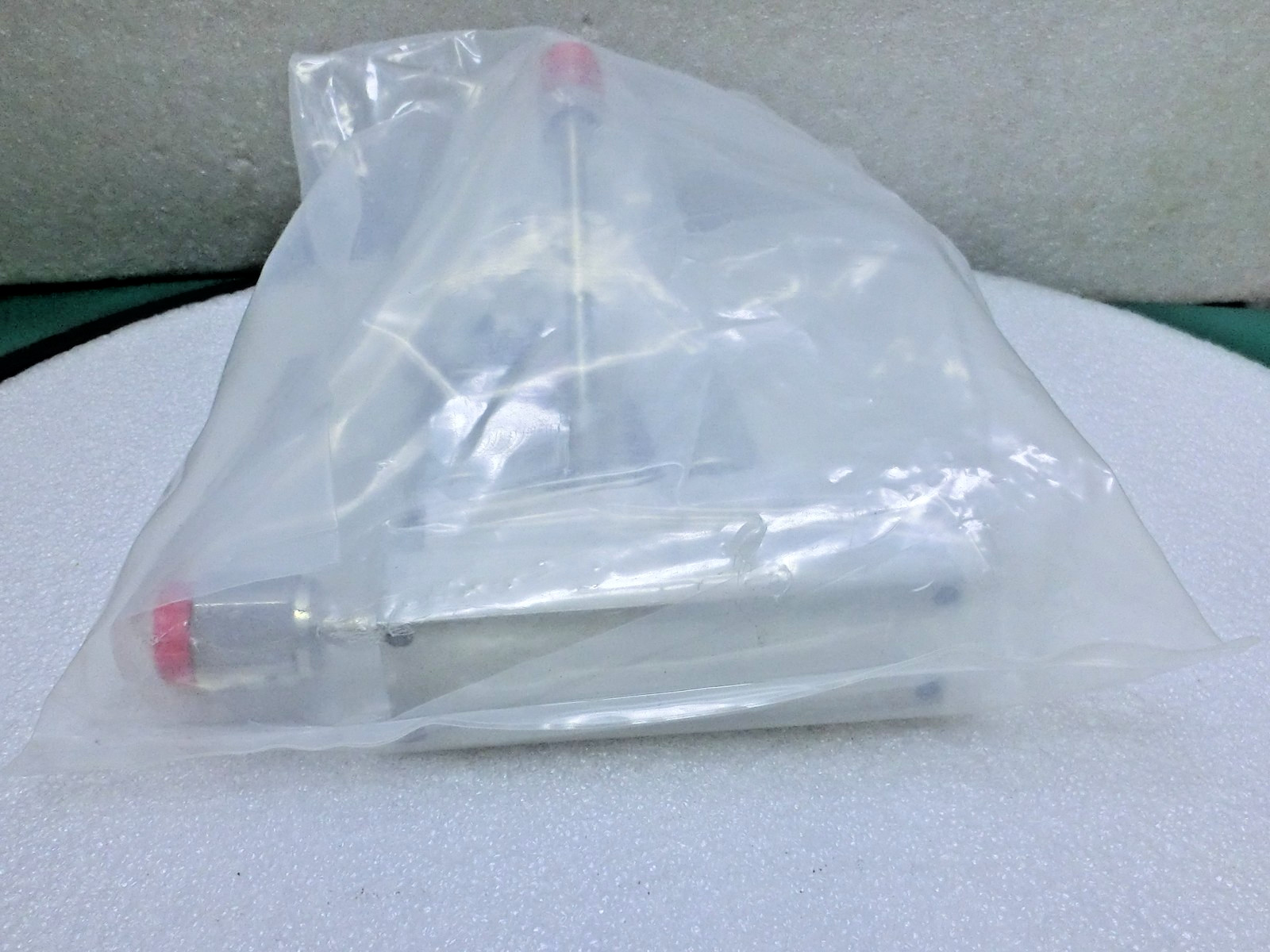 Lam Research 766-240402-413 Rev A ichor Diaphragm Valve Assy,65-100psig,Jp+9720